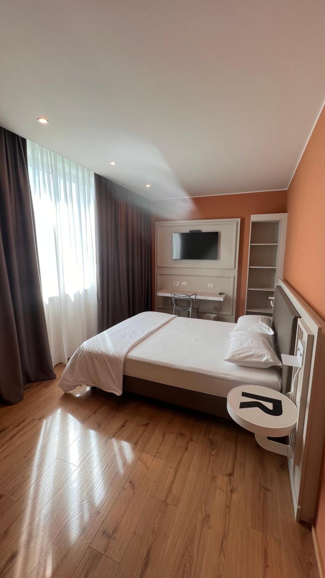 Kare Hotell Banchette D'Ivrea Eksteriør bilde