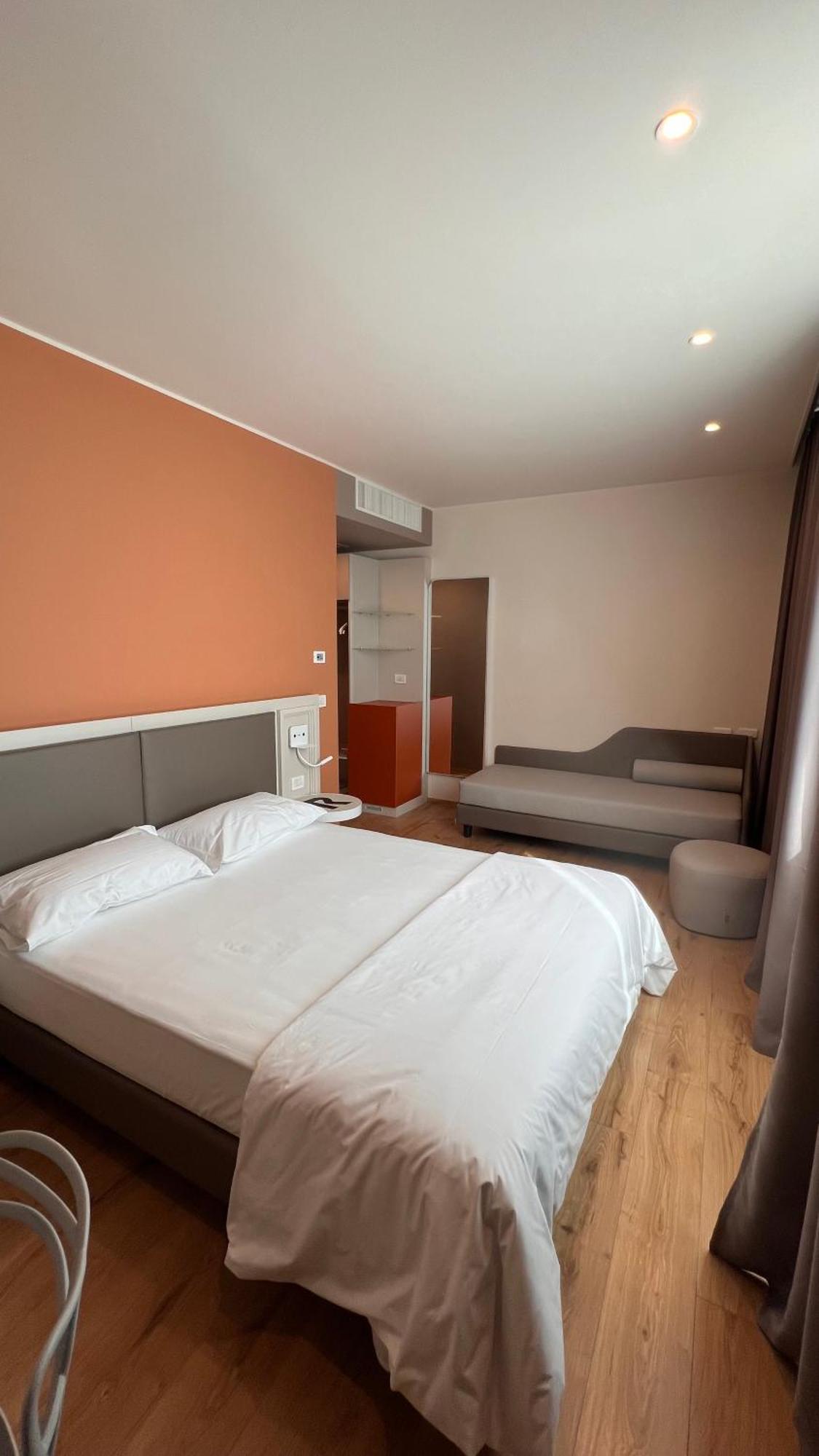 Kare Hotell Banchette D'Ivrea Eksteriør bilde
