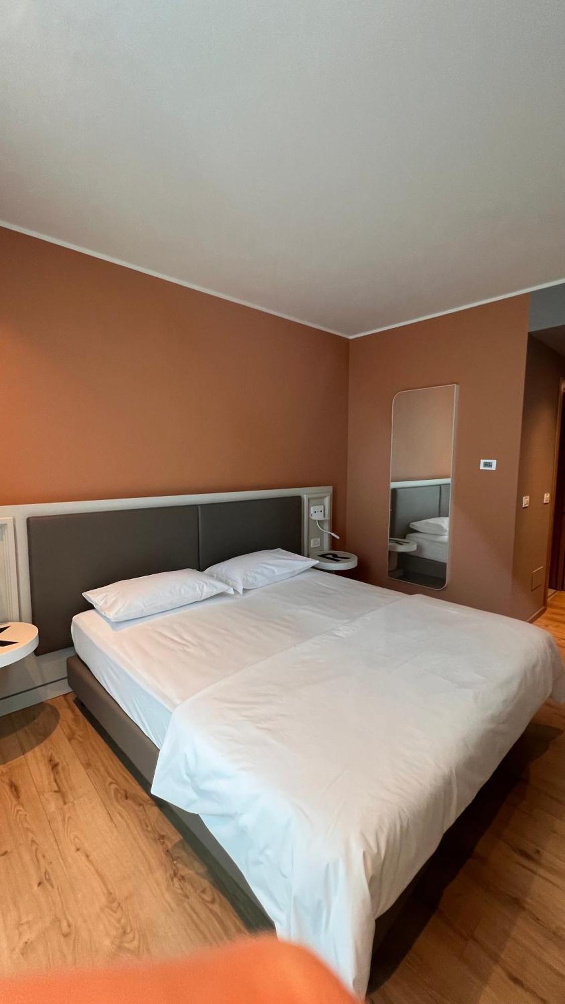 Kare Hotell Banchette D'Ivrea Eksteriør bilde