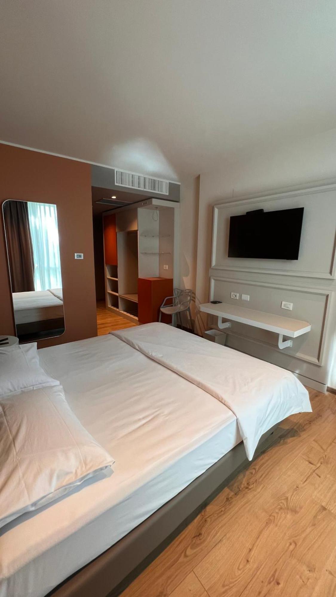 Kare Hotell Banchette D'Ivrea Eksteriør bilde