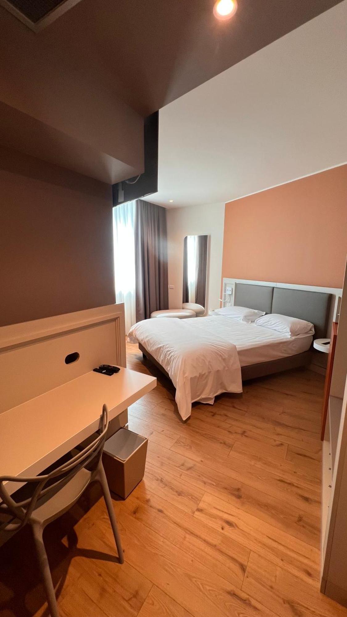 Kare Hotell Banchette D'Ivrea Eksteriør bilde